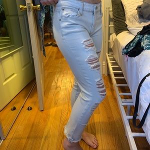 Light washed ripped jeans